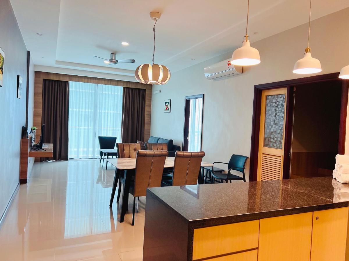 Imperial Grand Suite Apartment Κουτσίνγκ Εξωτερικό φωτογραφία