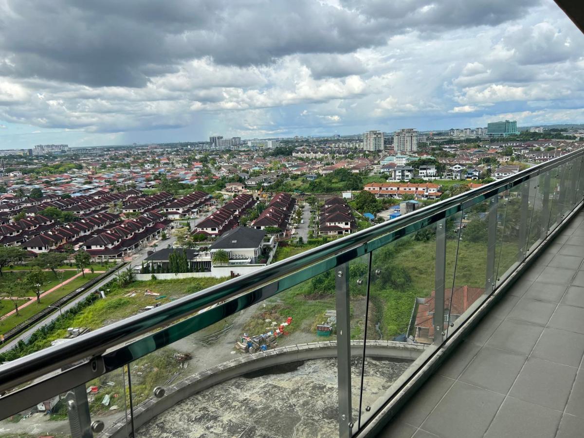 Imperial Grand Suite Apartment Κουτσίνγκ Εξωτερικό φωτογραφία