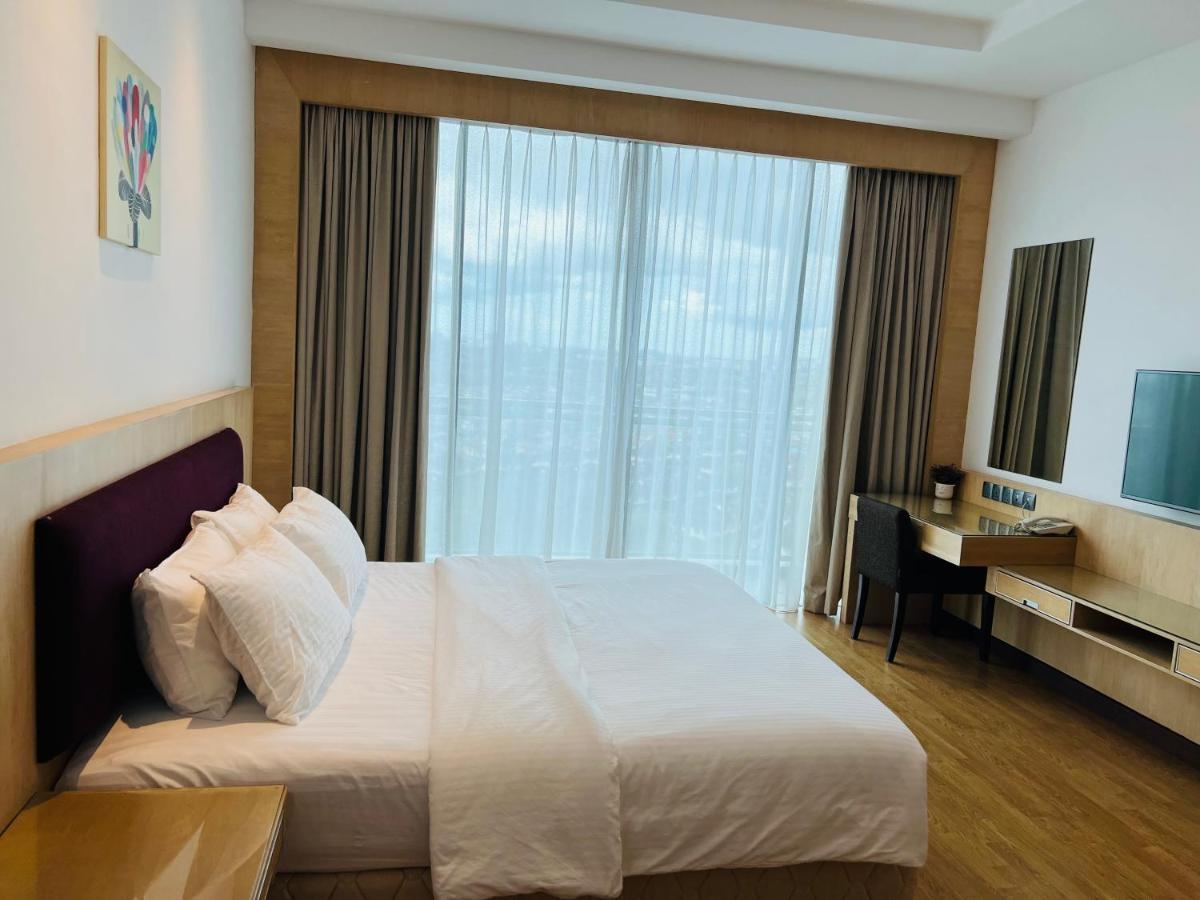 Imperial Grand Suite Apartment Κουτσίνγκ Εξωτερικό φωτογραφία