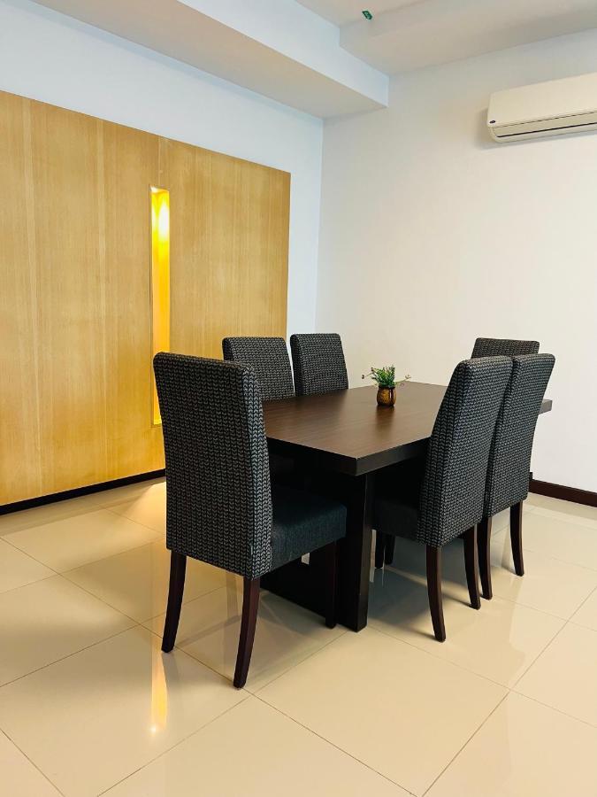 Imperial Grand Suite Apartment Κουτσίνγκ Εξωτερικό φωτογραφία