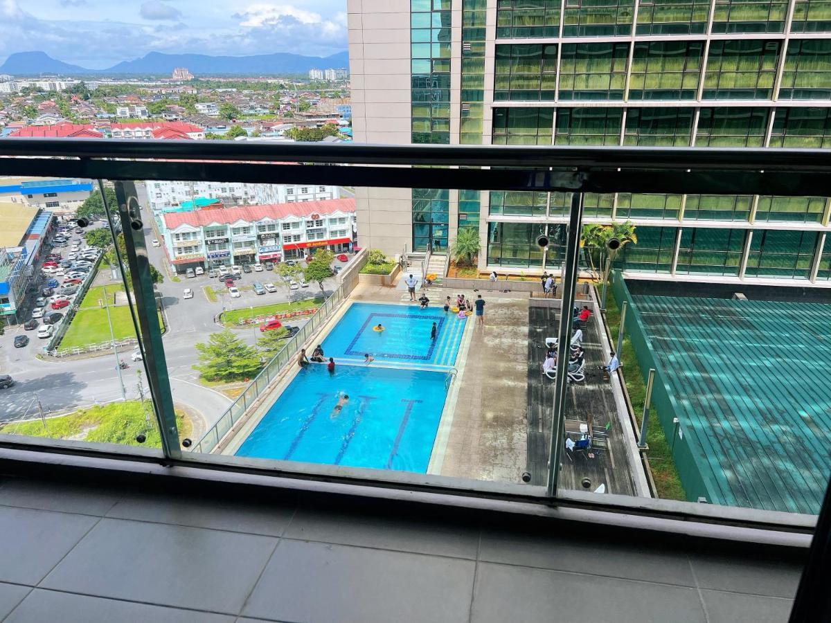 Imperial Grand Suite Apartment Κουτσίνγκ Εξωτερικό φωτογραφία