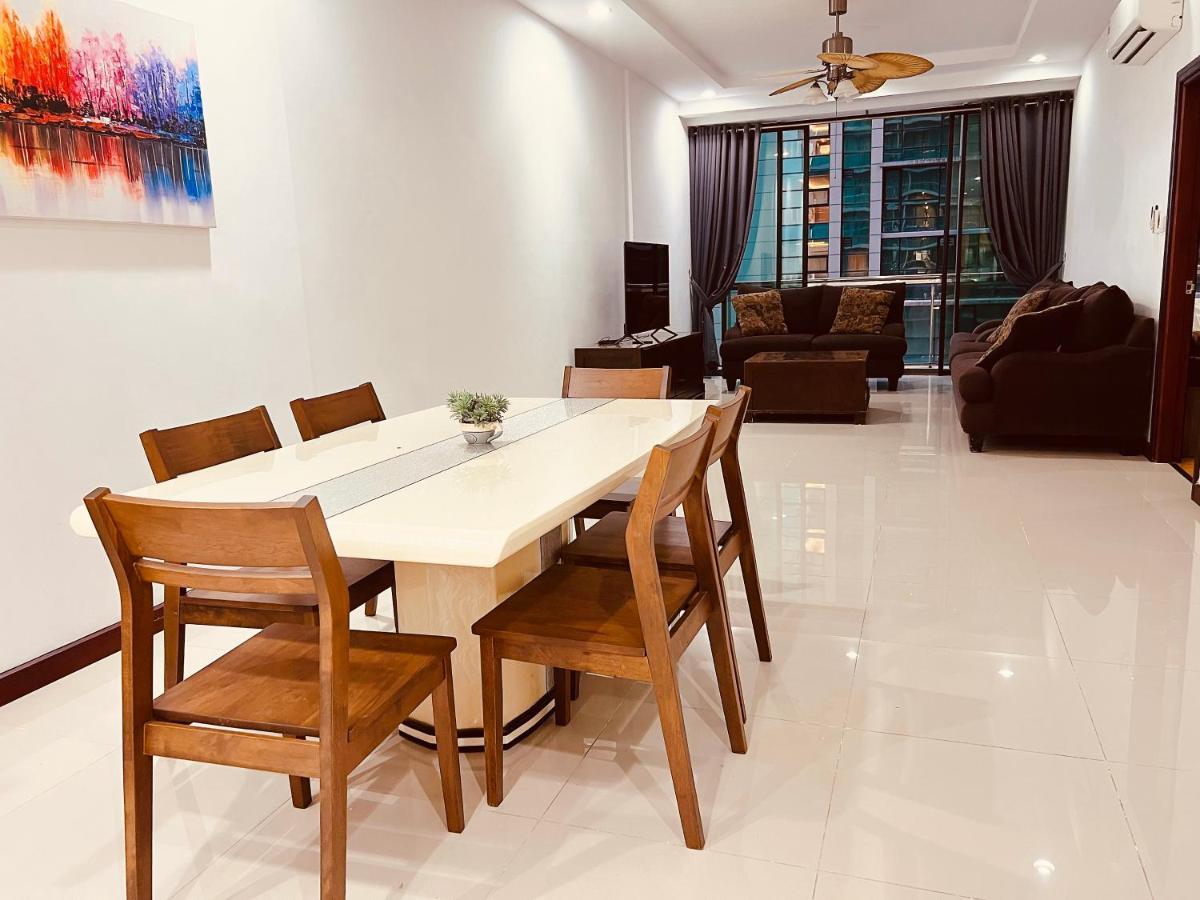 Imperial Grand Suite Apartment Κουτσίνγκ Εξωτερικό φωτογραφία