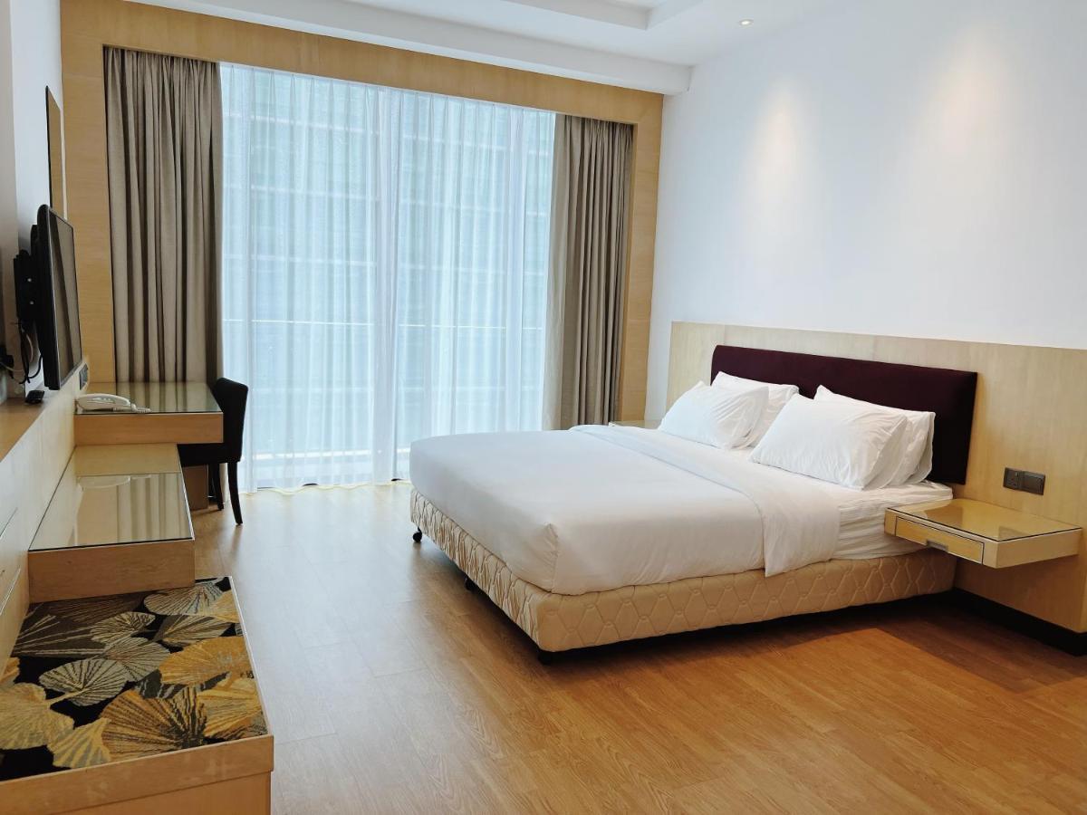 Imperial Grand Suite Apartment Κουτσίνγκ Εξωτερικό φωτογραφία