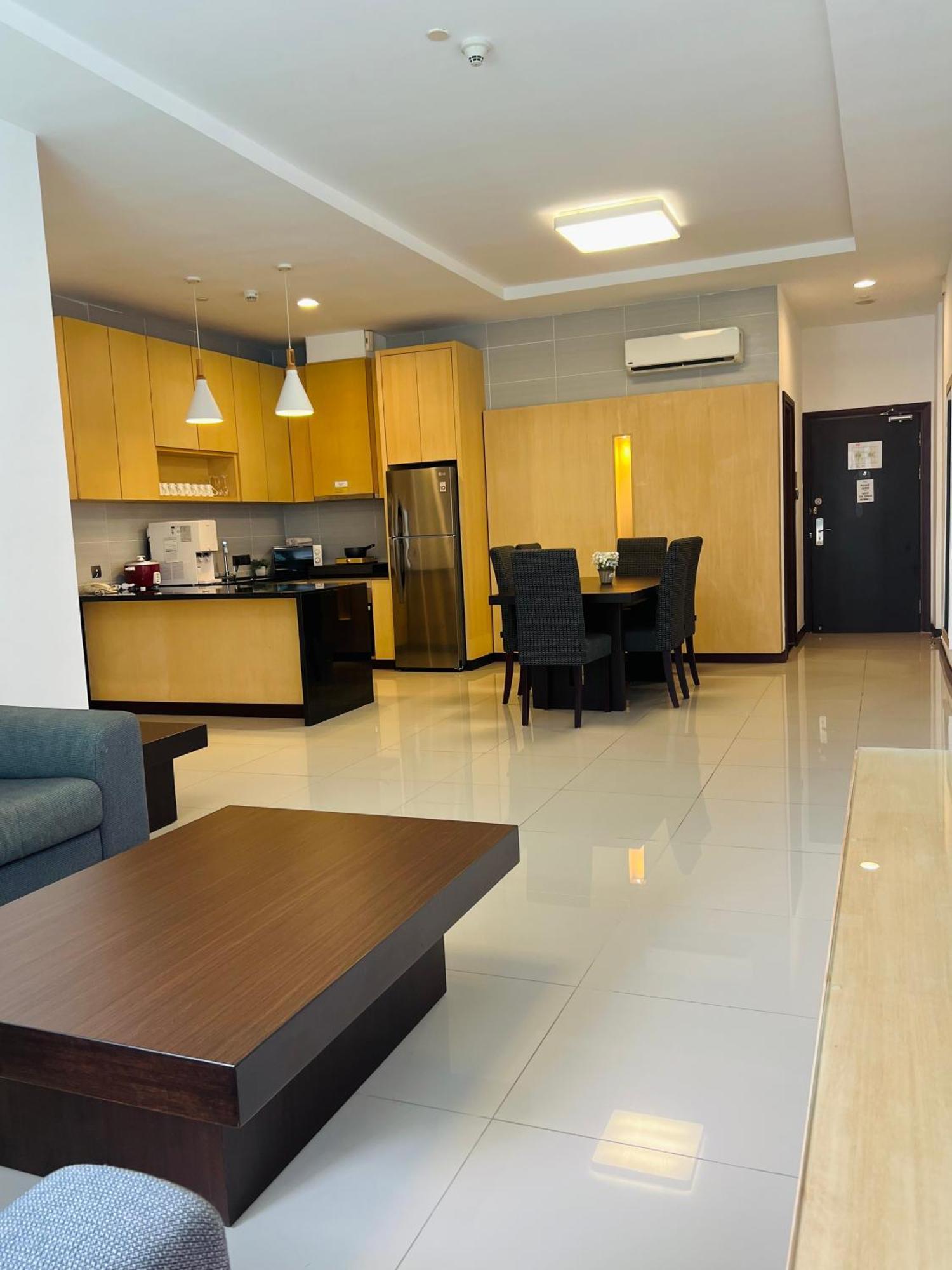 Imperial Grand Suite Apartment Κουτσίνγκ Εξωτερικό φωτογραφία